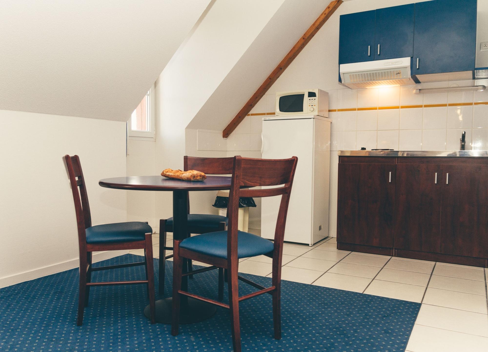 Terres De France - Appart'Hotel ลาโรช-โพเซย์ ภายนอก รูปภาพ
