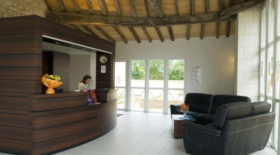 Terres De France - Appart'Hotel ลาโรช-โพเซย์ ภายนอก รูปภาพ